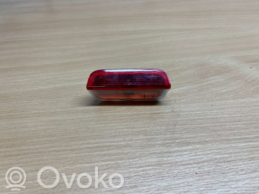Porsche Cayenne (92A) Luz interna puerta trasera 