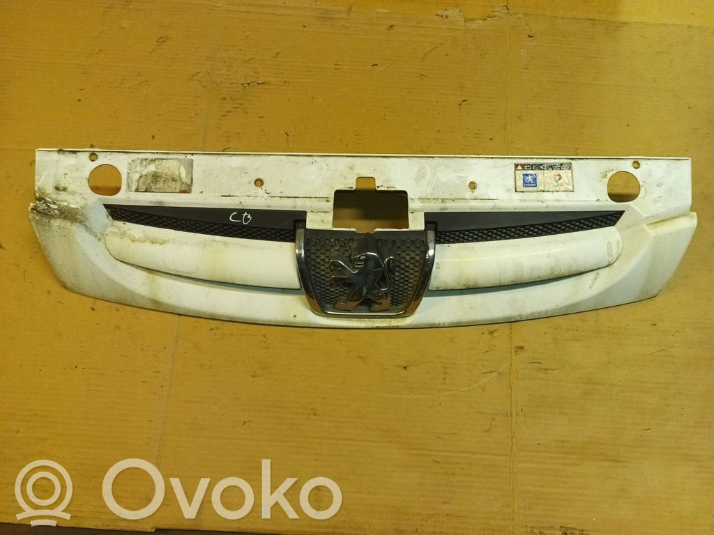 Peugeot Partner Front grill 
