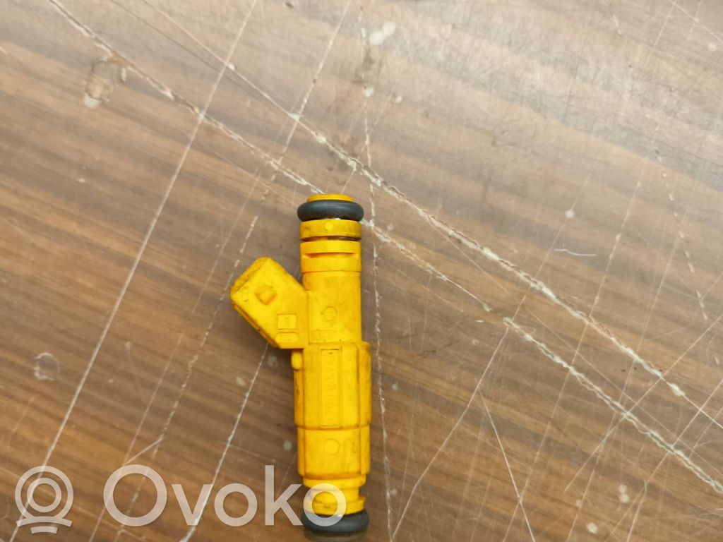 Renault Safrane Fuel injector 