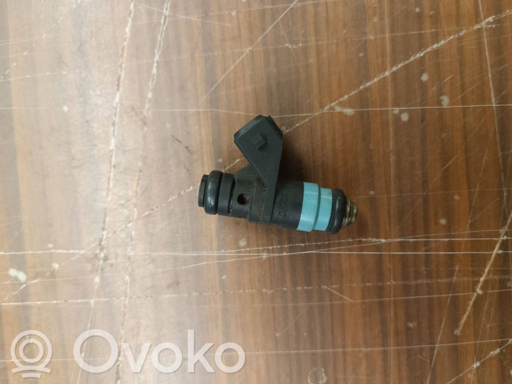 Renault Clio II Inyector de combustible 
