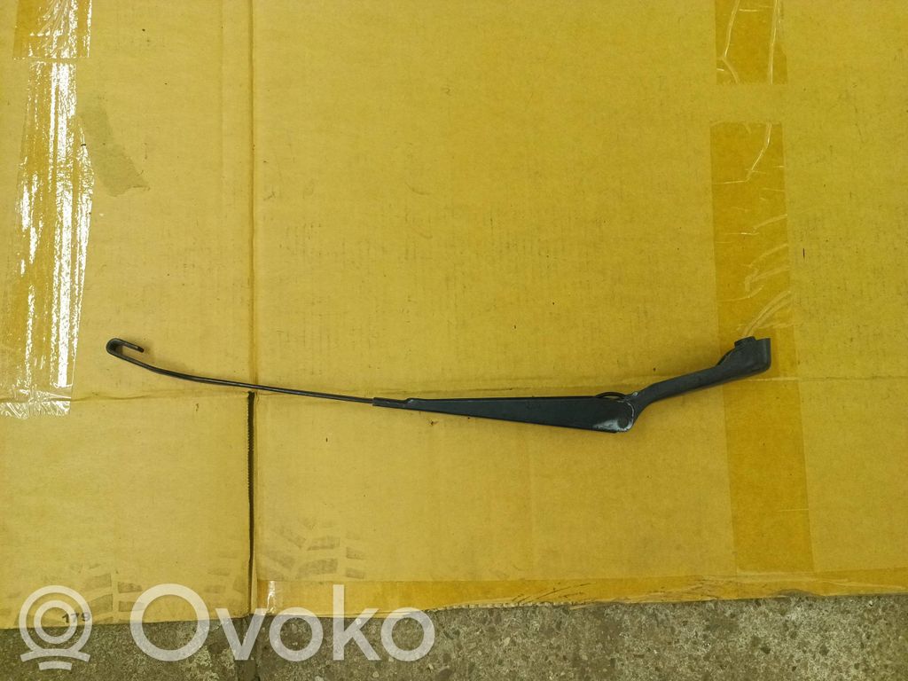Renault Clio II Front wiper blade arm 