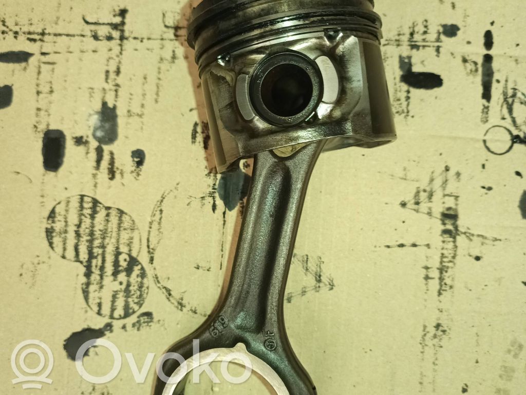 Peugeot Partner Piston with connecting rod 