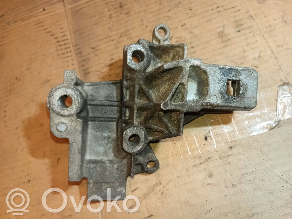 Renault Kangoo I Engine mounting bracket 