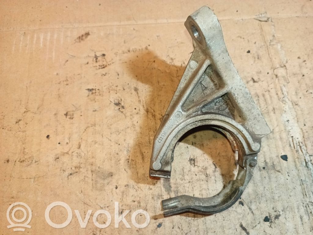Renault Laguna III Bridă suport intermediar planetară 