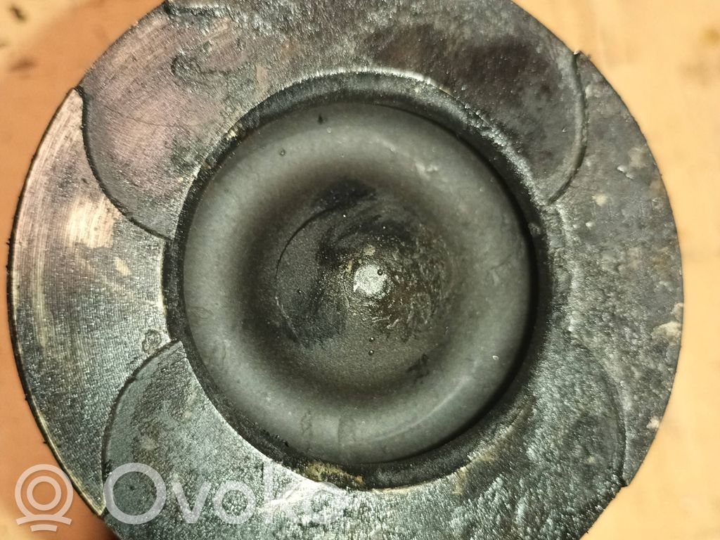 Renault Master II Piston 