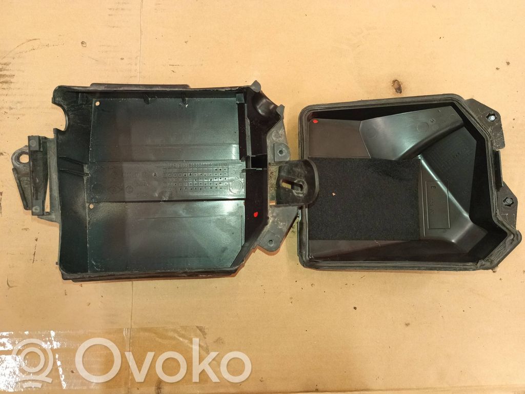 Renault Clio III Saugiklių dėžė (komplektas) 