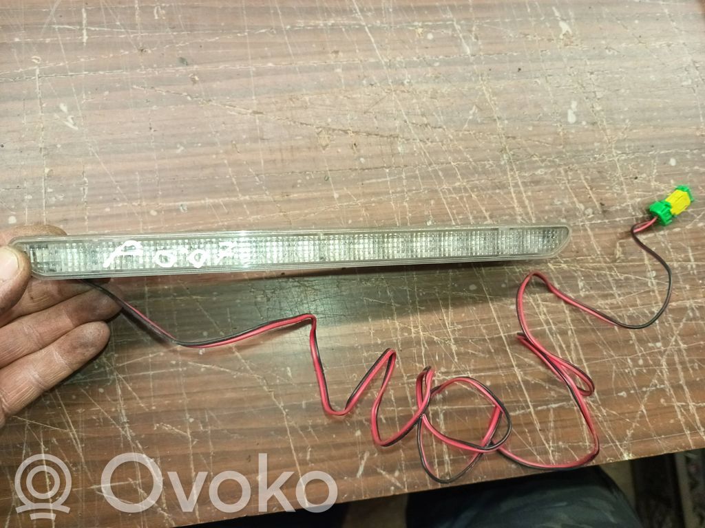 Peugeot 607 Third/center stoplight 