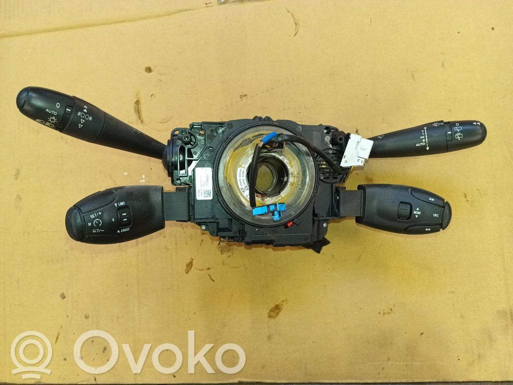 Peugeot 5008 Wiper turn signal indicator stalk/switch 