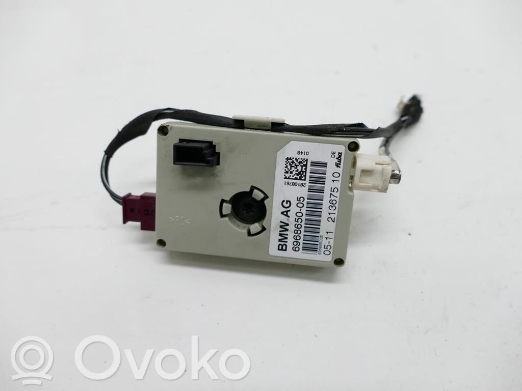 BMW 3 E92 E93 Aerial antenna amplifier 