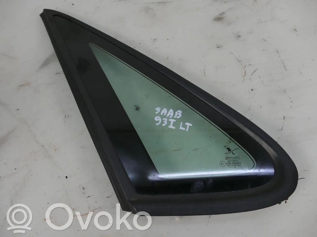 Rear side window