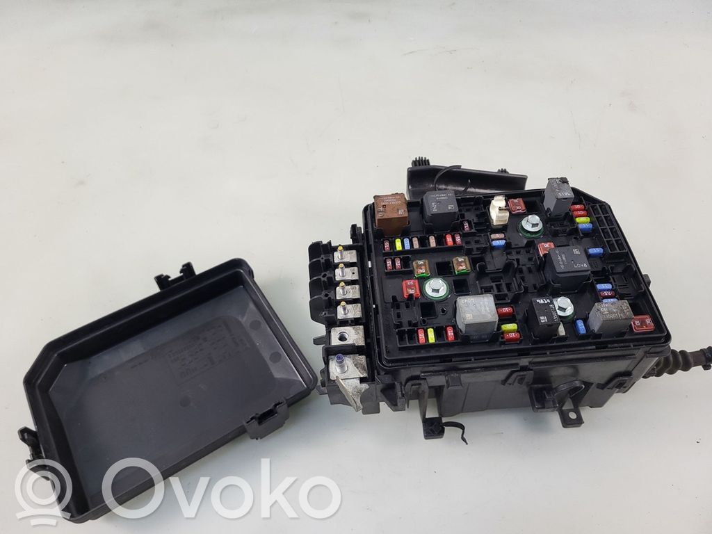 Opel Astra K Fuse box set 