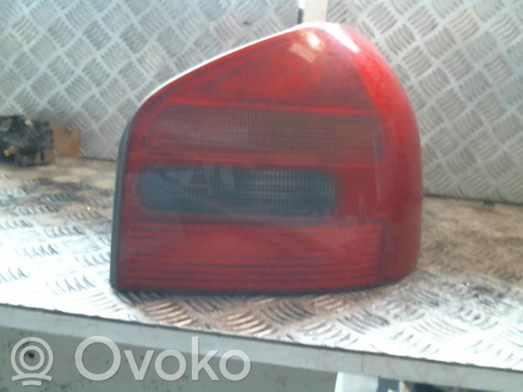 Takavalot   8L0945096A