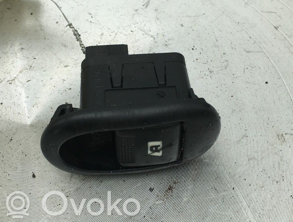 Citroen C3 Electric window control switch 