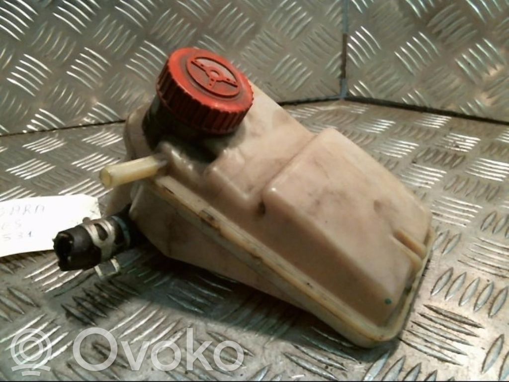 Citroen Xsara Ohjaustehostimen nestesäiliö 