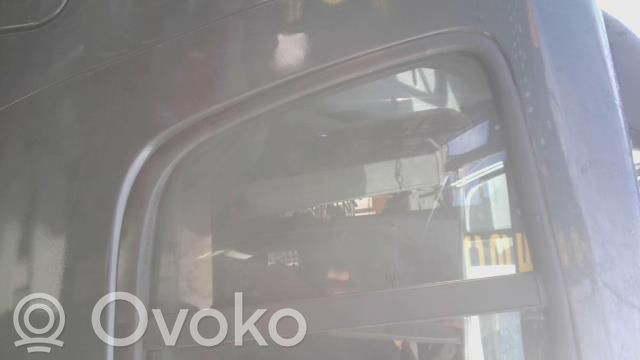 Dacia Sandero Ventanilla de ventilación de la puerta trasera 