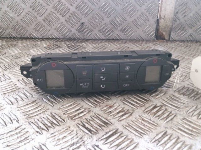 Climate control unit   1463861