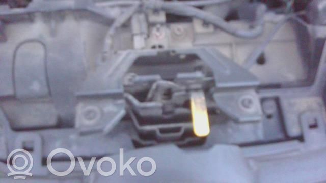 Ford Fiesta Konepellin lukituksen vastakappale 