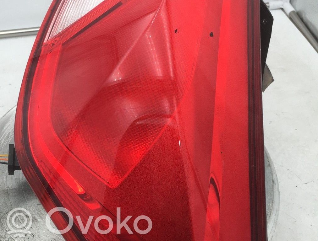 Ford Focus Задний фонарь в кузове 