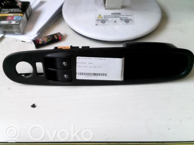 Electric window control switch   735531345