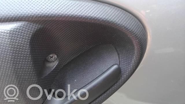 Peugeot 107 Manecilla interna puerta delantera 