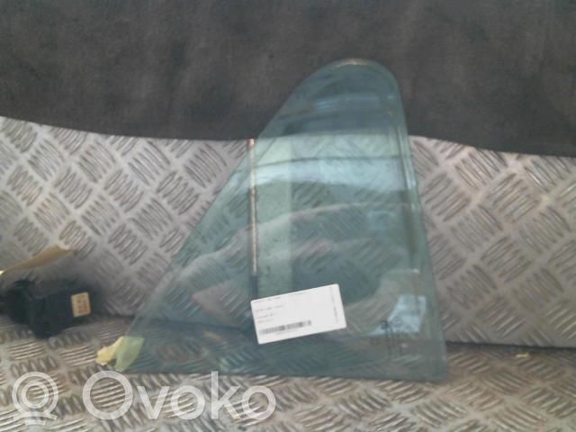 Peugeot 406 Ventanilla de ventilación de la puerta trasera 