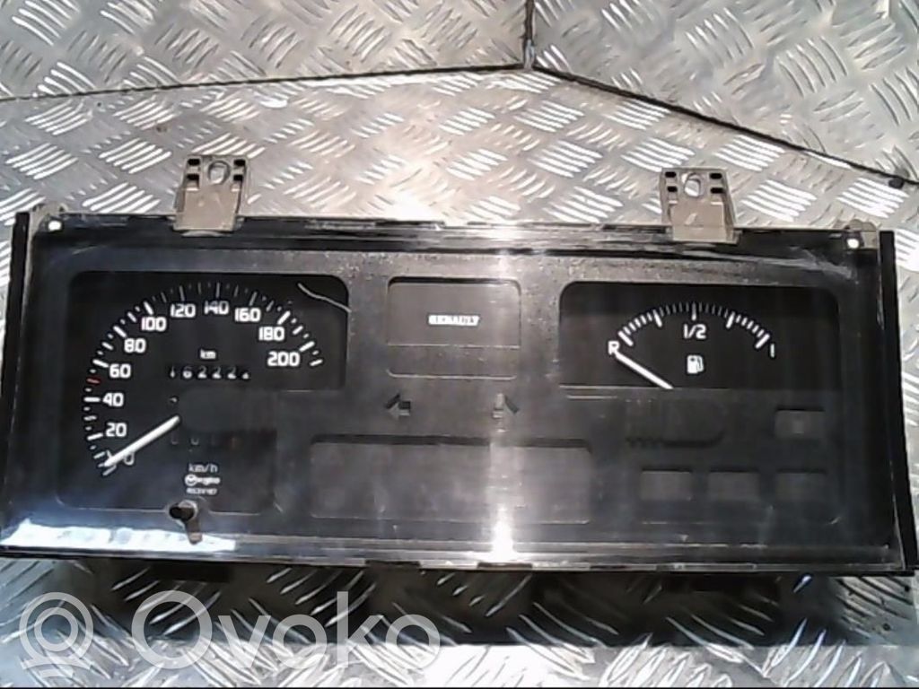 Renault Clio I Speedometer (instrument cluster) 