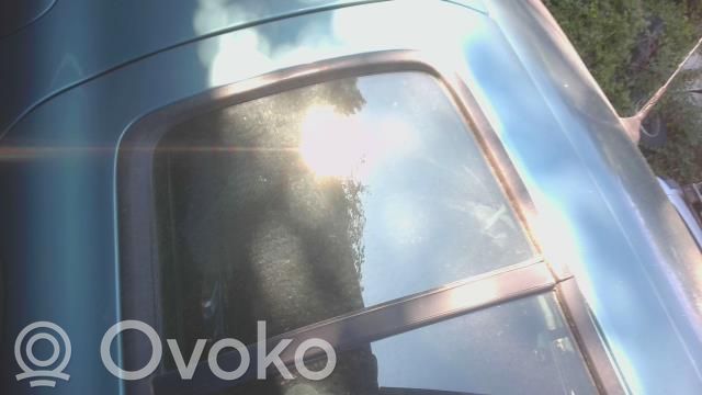 Renault Clio II Ventanilla de ventilación de la puerta trasera 