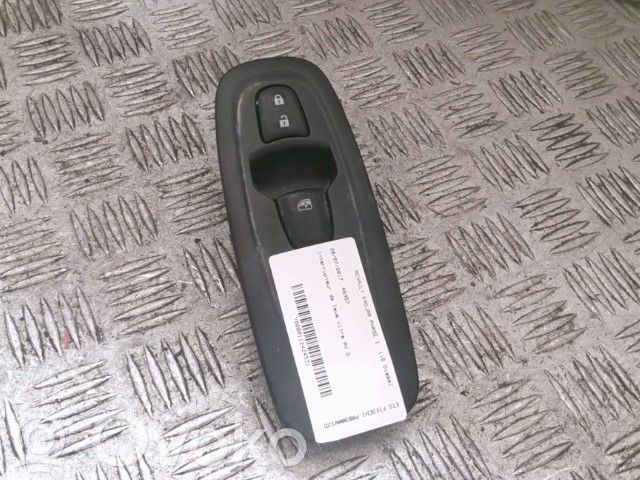 Renault Kadjar Electric window control switch 