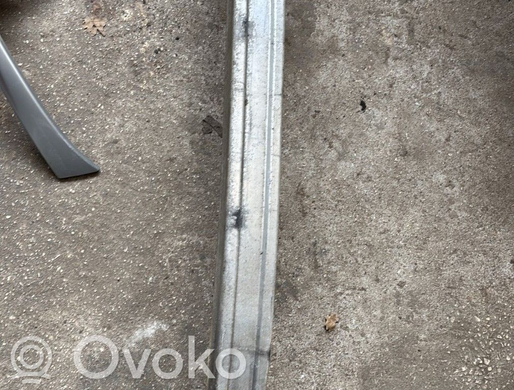 Renault Megane II Front bumper cross member 