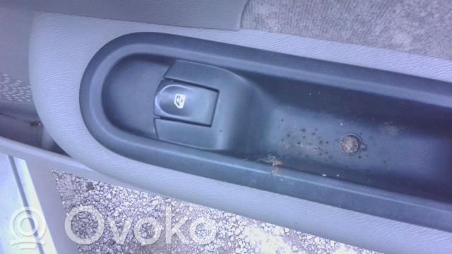 Renault Twingo II Electric window control switch 