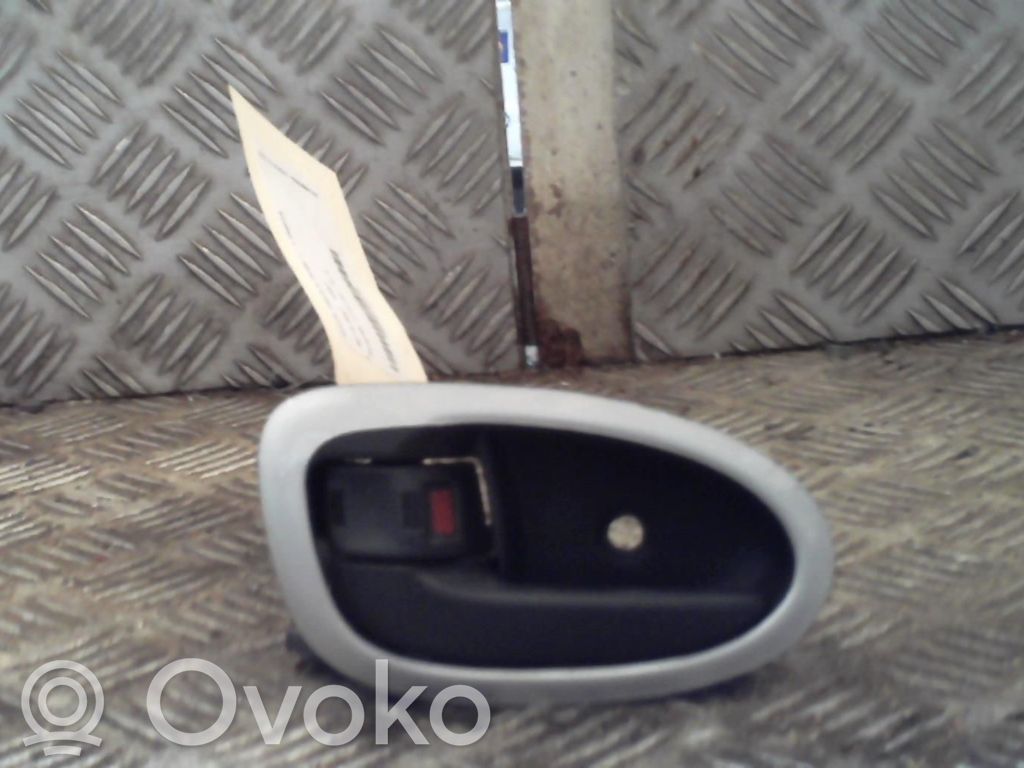 Toyota Yaris Manecilla interna puerta delantera 