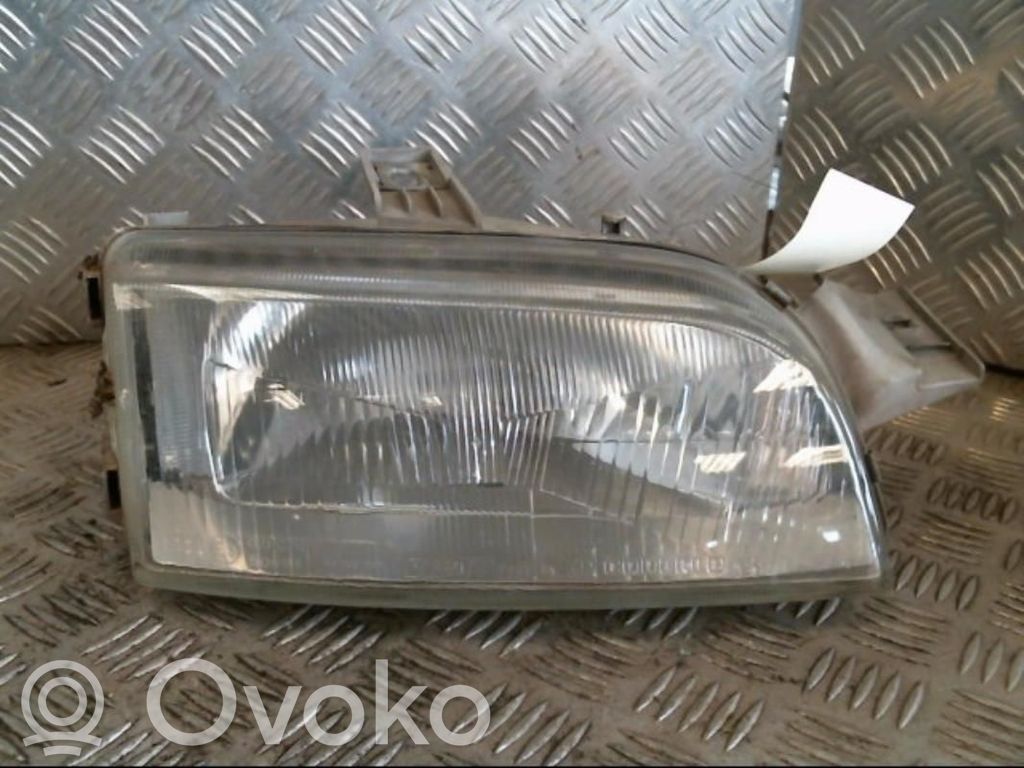 Fiat Punto (176) Lampa przednia 