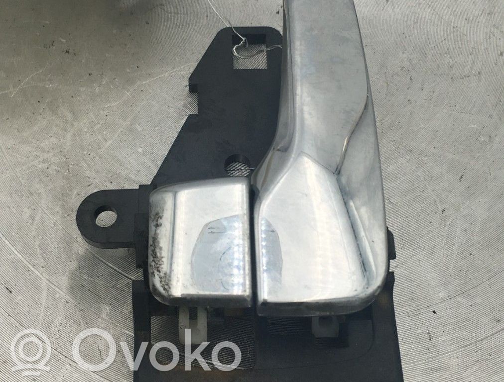 Mitsubishi L200 Manecilla interna puerta delantera 