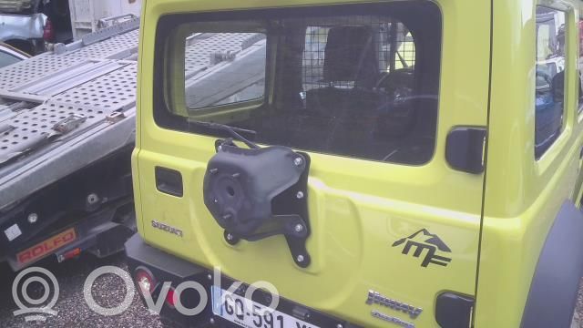 Suzuki Jimny Tylna klapa bagażnika 