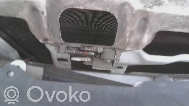Spyna variklio dangčio