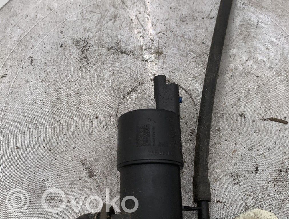 Renault Master II Windscreen/windshield washer pump 