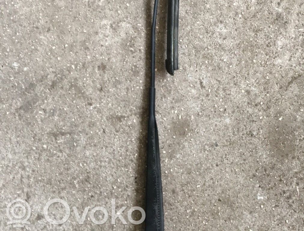 Renault Clio III Ramię wycieraczki szyby przedniej / czołowej 
