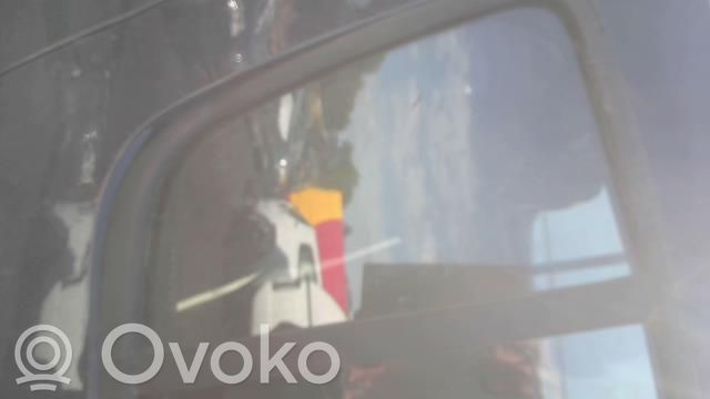 Dacia Sandero Ventanilla de ventilación de la puerta trasera 