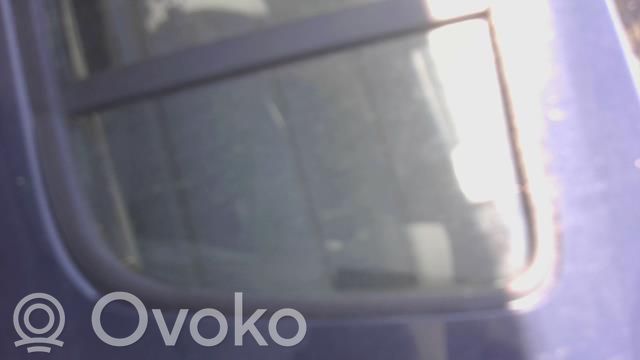 Dacia Sandero Ventanilla de ventilación de la puerta trasera 