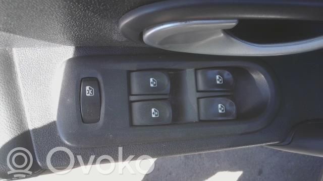 Electric window control switch   8200214945