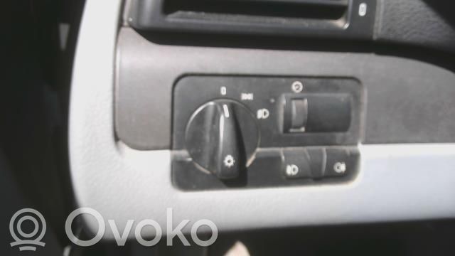 Lukturu slēdzis   61318378574
