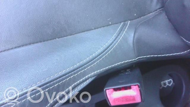 Renault Clio III Gurtschloss vorne 