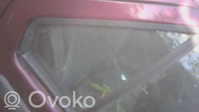 Renault 19 Ventanilla de ventilación de la puerta trasera 