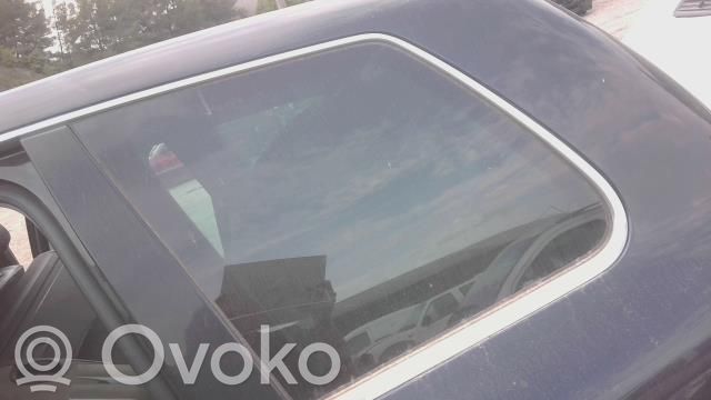 Volkswagen Touareg I Finestrino laterale posteriore 