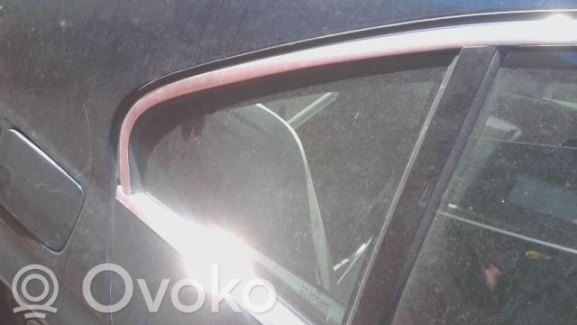 Peugeot 607 Ventanilla de ventilación de la puerta trasera 