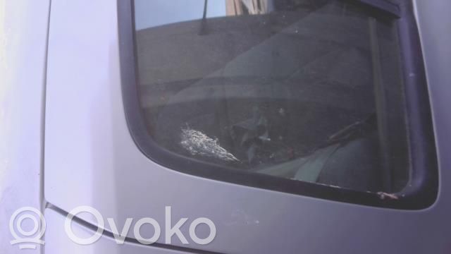 Renault Clio II Ventanilla de ventilación de la puerta trasera 