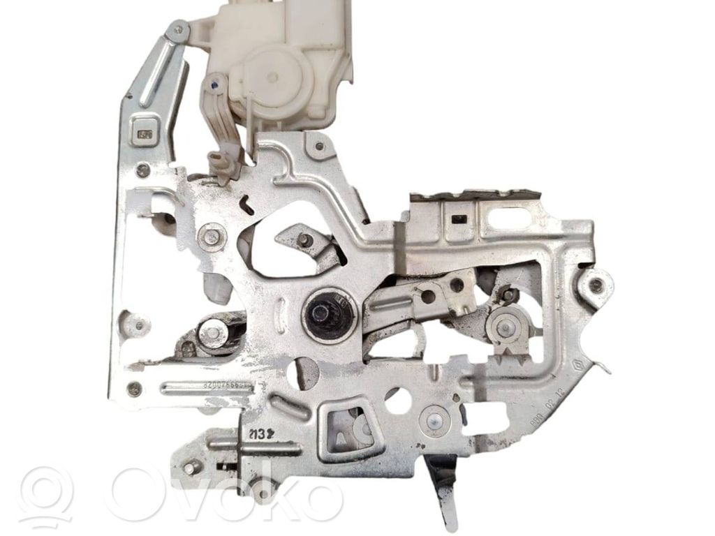Renault Master III Front door lock (next to the handle) 