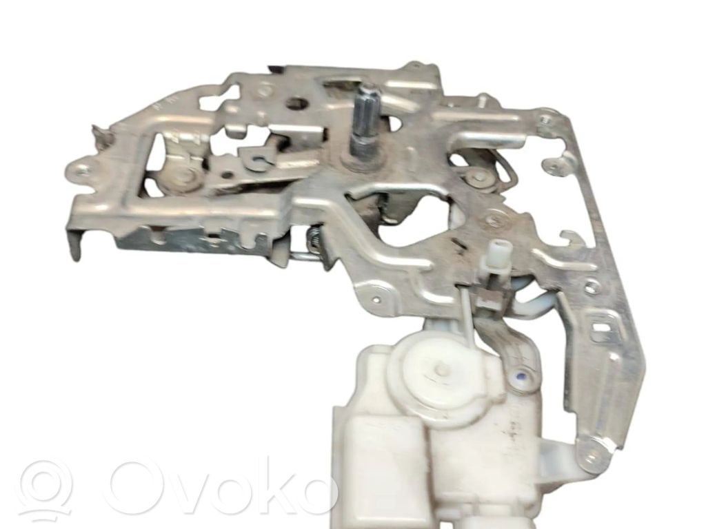 Renault Master II Front door lock (next to the handle) 