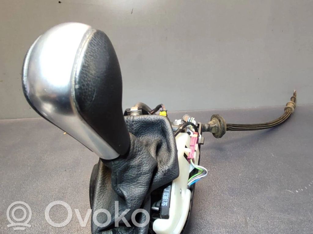 BMW X3 E83 Gear shifter/selector 