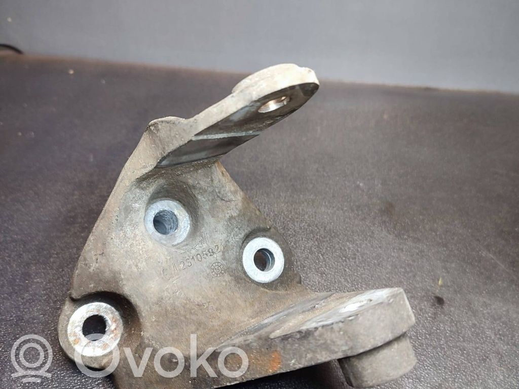 Opel Insignia A Engine mounting bracket 